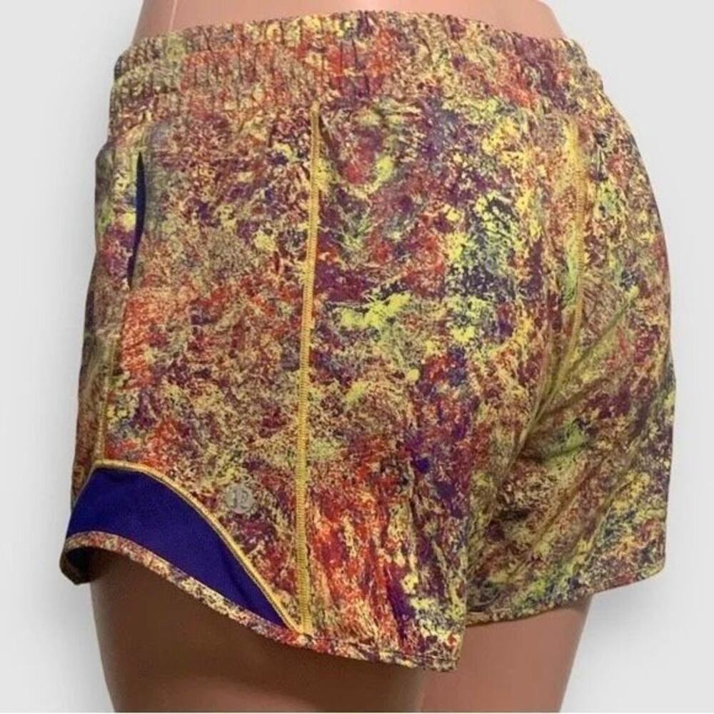NWT LULULEMON RARE Hotty Hot Shorts 2.5” Size 4 Seawheeze 2019 Multi Red Yellow